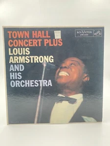 LOUIS ARMSTRONG & HIS ORCHESTRA TOWN HALL CONCERT PLUS LP VG+ VINYL RECORD RCA - Foto 1 di 4