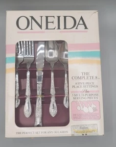 Vintage 1987 Oneida The Complete 8 Cadbury 45-teiliges Besteckset Neu im Karton - Bild 1 von 16