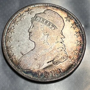 Busto con tapa de medio dólar 1819 pequeño 9 sobre 8 50C plata #839 - Imagen 1 de 6