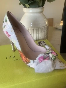 NEW Ted Baker London Ryrya Floral Bow Pointed Toe Pump Heels Women's Size 6 - Picture 1 of 8