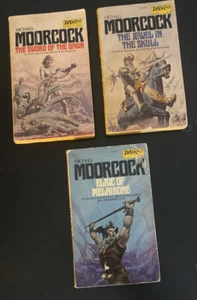 Lot Of 3 Michael Moorcock Vintage Paperbacks Elric Saga Daw Books - Bild 1 von 4