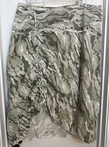 Falda camuflada de sarga tórrida para mujer talla 14 verde nueva con etiqueta - Imagen 1 de 6