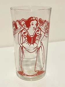 Bicchiere in vetro rosso Biancaneve e i sette nani 1938 Walt Disney Ent. MOLTO RARO - Foto 1 di 7