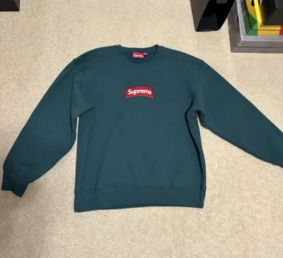 Talla Grande - Supreme Box Logo Cuello Redondo (FW22) Verde Pino Oscuro Rojo Manga Larga Foto 1 de 4