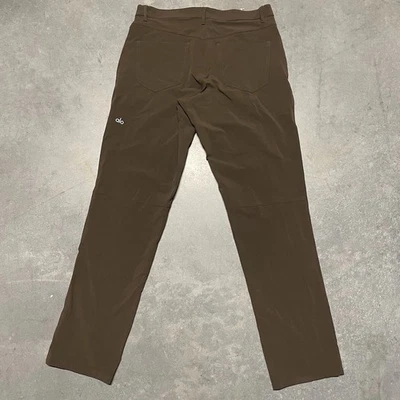 Pantalón Alo Hombre Talla 32 R Día y Noche Marrón Foto 1 de 4