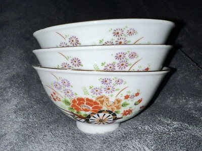Juego de 3 tazones de arroz de postre pequeños con temática floral vintage Foto 1 de 4