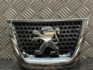 GENUINE PEUGEOT 3008 T84 FRONT BUMPER GRILL BADGE EMBLEM CHROME 9685973077 - Picture 1 of 16