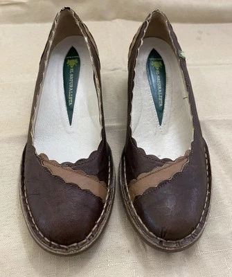 El Naturalista Two Tone Brown Leather Scallop Low Heel Pumps Spain EU 37 US 6.5 - Image 1 of 4