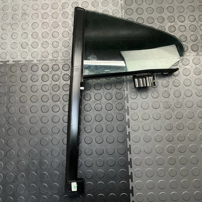 Volkswagen CC 2010-2017 puerta trasera izquierda lateral cuarto ventana ventilación vidrio OEM Foto 1 de 4