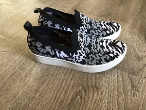 Skechers Womens Size 7 Air-Cooled Arch Fit 158273 Slip On Shoes Black White - Picture 1 of 12