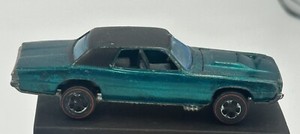 Hot Wheels Redline Custom T-bird 1968 Aqua? W/ Black Top. Photos Determine