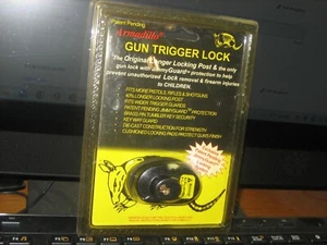 VINTAGE ARMADILLO GUN TRIGGER LOCK FITS WIDE TRIGGER GUARDS - Picture 1 of 6