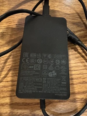 Surface Pro 3 - Estación de Acoplamiento Modelo 1664 con Cargador Adaptador de Corriente CA Foto 1 de 3