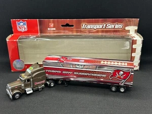 Remolque tractor Tampa Bay Bucanners cubierta superior 1:80 Peterbuilt 379 2007 fundido a presión - Imagen 1 de 20