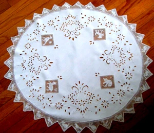 Antique Victorian tablecloth round eyelets embr/ed w filet lace applique inserts - Picture 1 of 9