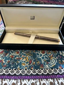 dunhill ad2000 fountain pen 14k m Nib - Picture 1 of 7