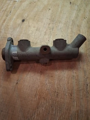 Renault 12 cilindro maestro Foto 1 de 4