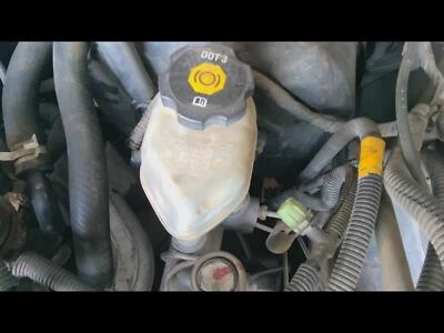 Cilindro maestro de freno usado se adapta a: Buick Century 2003 sin ABS grado A Foto 1 de 4
