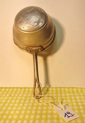 colino alluminio UTENSILE DA CUCINA VINTAGE (A19) passino anni 40/50 - Immagine 1 di 3