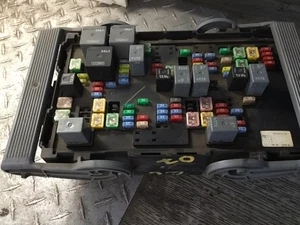 07 - 09 Escalade Tahoe Yukon 6.2L Fuse Box Power Distribution Block 25905681 OEM - Picture 1 of 7