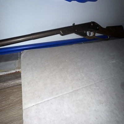 Pistola de juguete Daisy modelo 960 Trail Boss  Foto 1 de 4