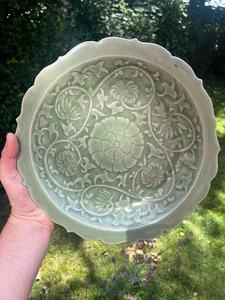 Antico piatto porcellana cinese Longquan Celadon smalto Lotus dinastia Ming - Foto 1 di 17
