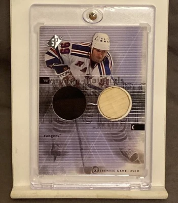 Wayne Gretzky - Game Used Stick and Jersey card - 2000-01 UD SP Authentic 🏒🥅🚨 - Image 1 of 4