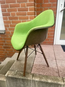 Herman Miller Vitra Eames DAW Armchair Stuhl Fiberglas Brau Hopsack Polster Grün - Bild 1 von 15