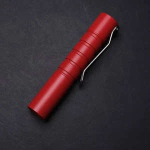 Linterna de magnesio Okluma DC0 con batería - Cerakote rojo / Nichia 519a - Imagen 1 de 8