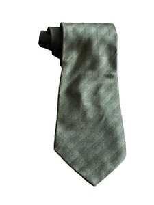 DKNY Neck Tie 3.5" Wide 60" Long Gray 100% Silk Imported Fabric - Picture 1 of 6