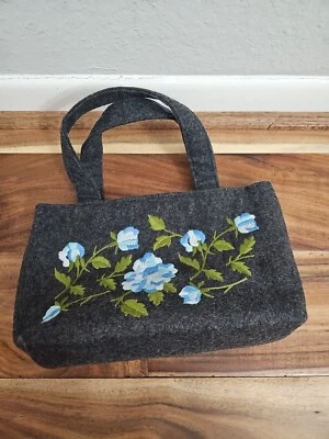 VALERIE STEVENS GRAY FLANNEL PURSE EMBROIDERED BLUE FLOWERS  Vintage - Изображение 1 из 4