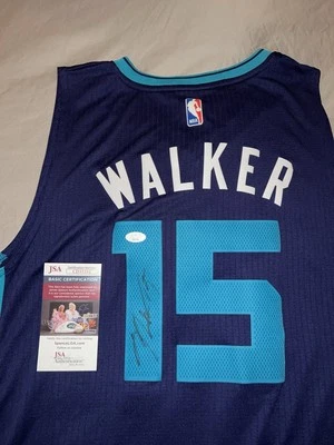 Camiseta firmada por Kemba Walker Charlotte Hornets autenticación JSA Foto 1 de 4