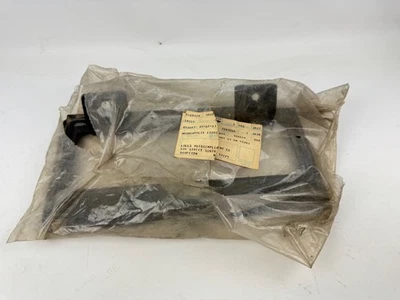 Kit de soporte de matrícula delantera Mopar 1982-1989 Chrysler LeBaron Convert 4194372 Foto 1 de 4