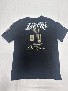 Camiseta Nike Los Angeles Lakers 2020 Campeón de las Finales de la NBA Celebración Mediana Negra - Imagen 1 de 10