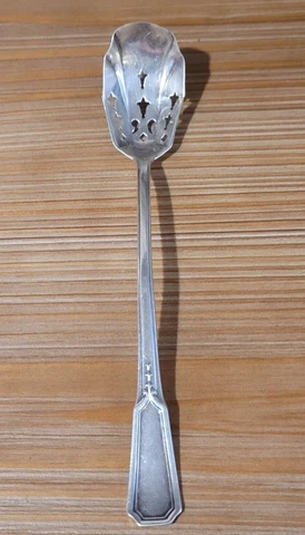 ALVIN STERLING SILVER FLORENCE NIGHTINGALE Olive Nut Ice Sugar Serving Spoon Cover