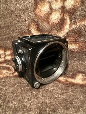 Zenza Bronica ETR Medium Format Film Camera Body Only - Image 1 of 4