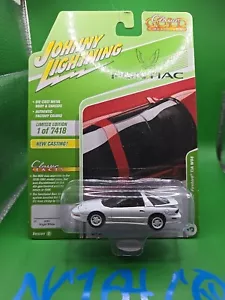 Johnny Lightning 1996 Pontiac Firebird T/A Trans Am White Classic Gold 2021 - Picture 1 of 1