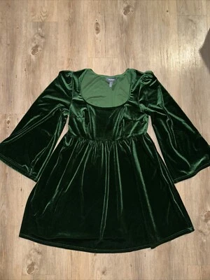 Vestido Babydoll ModCloth Terciopelo Verde Esmeralda Vacaciones Manga Campana Talla Mediana Usado en Excelente Condición Foto 1 de 4