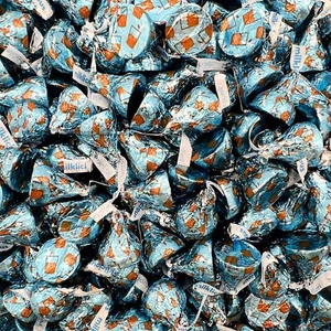 HERSHEY'S KISSES Milklicious Milk Chocolate Candy, 2 Lbs (Over 190 Count) - Picture 1 of 5