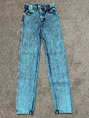 Pantalones de mezclilla ajustados de tiro alto lavado ácido Wrangler de colección años 80 talla 3 24x31 EE. UU. Foto 1 de 4