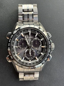 Seiko Astron Chronograph Titan Modell Solar Radio schwarzes Zifferblatt Herren SBXB003 - Bild 1 von 11