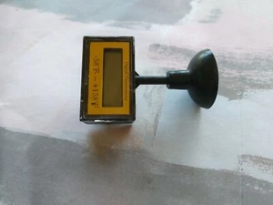 Digital Display Reptile Terrarium Thermometer with Suction Cup - Picture 1 of 3