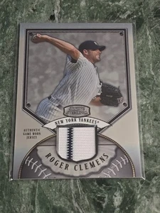 Roger ๐ Clemens " The Rocket " Game Used - Picture 1 of 3