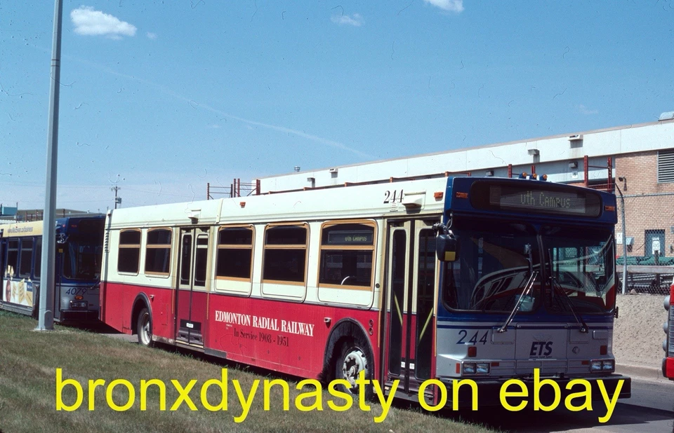 Autobús Edmonton Transit nuevo Flyer 244 Westwood Gar original Kodachrome extensión 2009 Foto 1 de 1