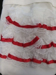 ASIENTO CON VOLANTES PARA NIÑA PEQUEÑA CINTA ROJA APRETADA - Imagen 1 de 3