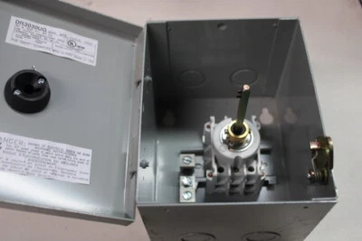 Crouse-Hinds DR3030UG Rotary Safety Switches - Image 1 of 2