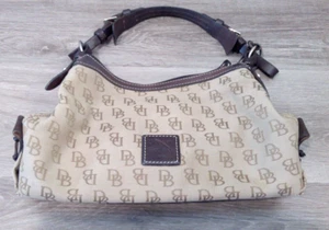 Bolso Cartera Dooney & Bourke Dillen Logo Marrón #J5238282 *Productos en las esquinas* - Imagen 1 de 16