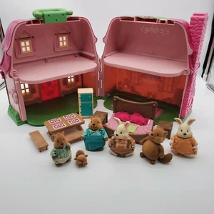 Lil Woodzeez Flower House Pink Playset Toys Bushytail Squirrel Family & Bunnies - Picture 1 of 11