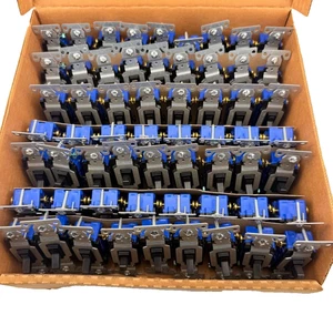 Case of 60 EATON 1303-7BK BLACK 3 WAY 15A 120V TOGGLE SWITCH - Picture 1 of 8