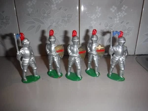 ANTIQUE LEAD TOY SOLDIERS KING ARTHUR KNIGHTS L@@K - Picture 1 of 4